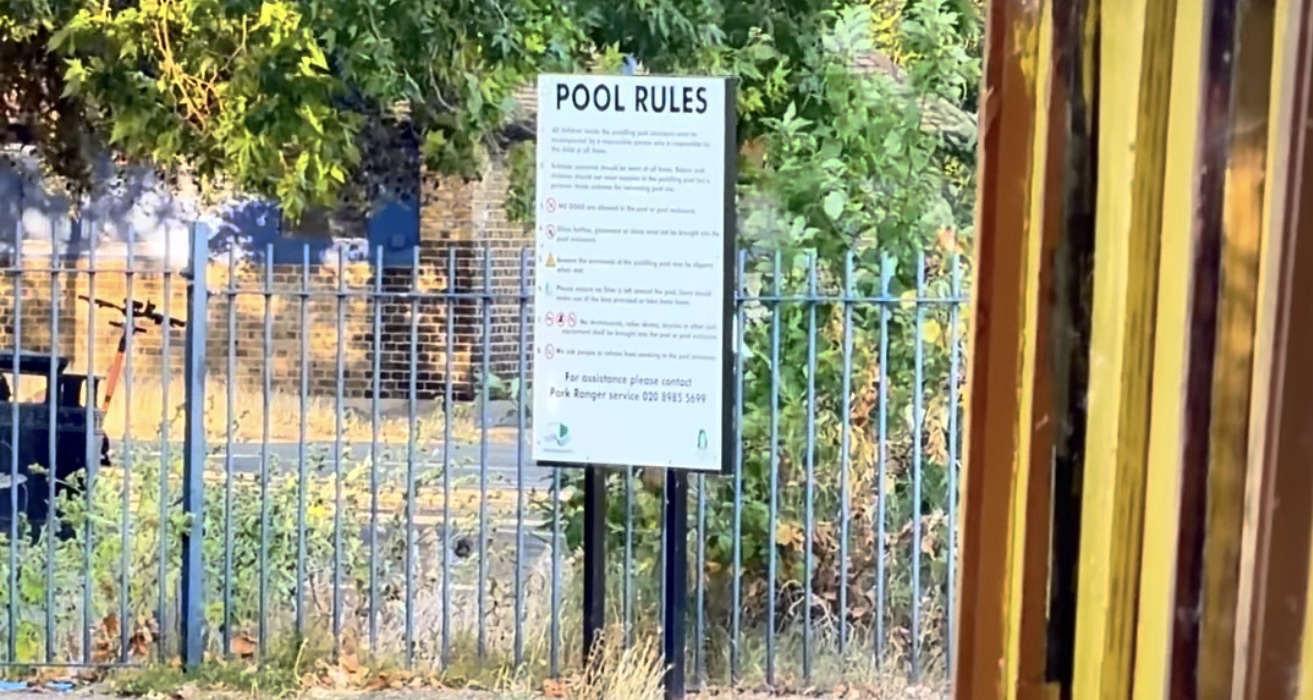 Pool Rules sign for the paddling pool area in Victoria Park