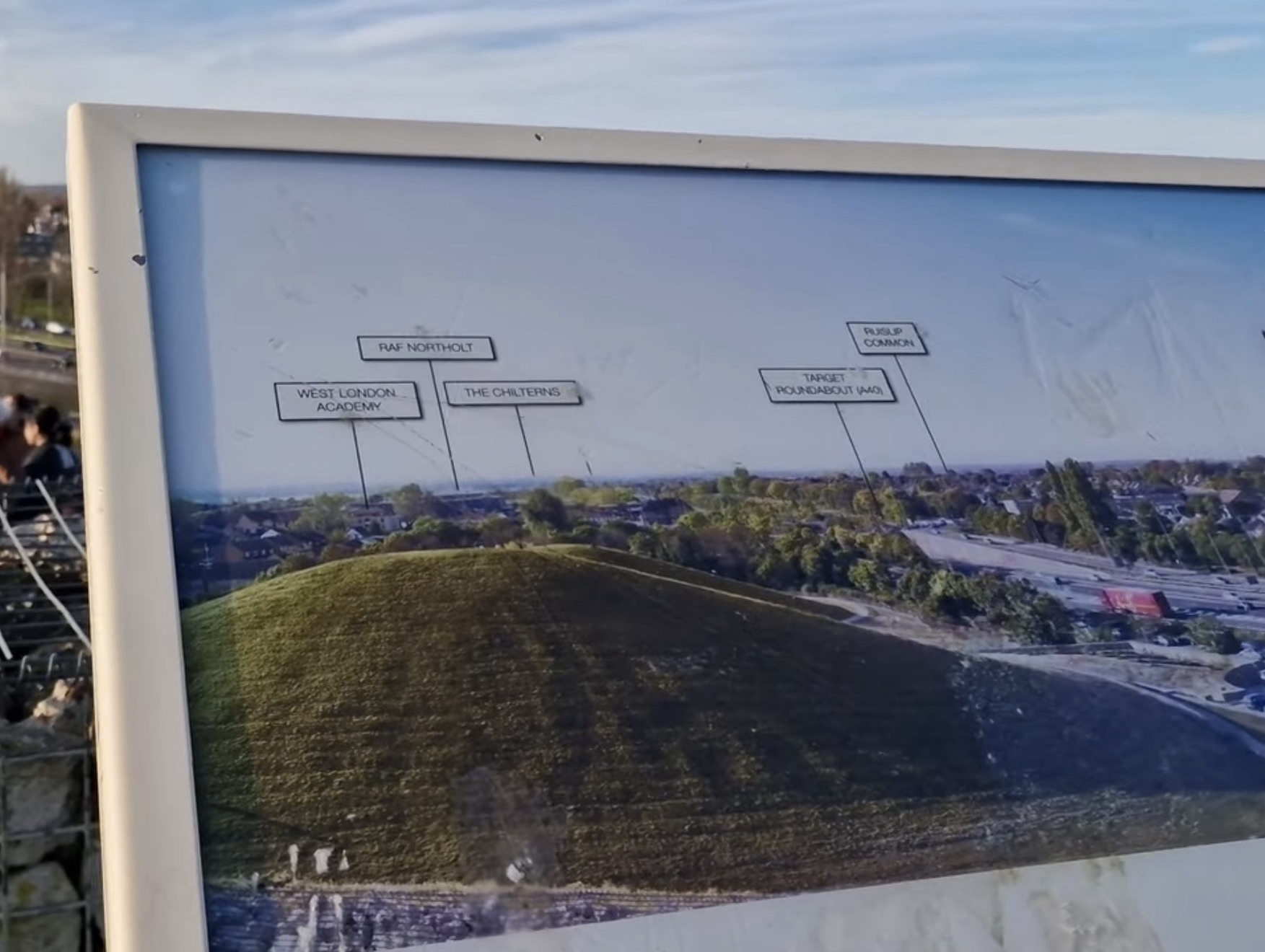 Viewpoint panel labelling RAF Northolt, the Chilterns and Ruislip Common from Northala Fields