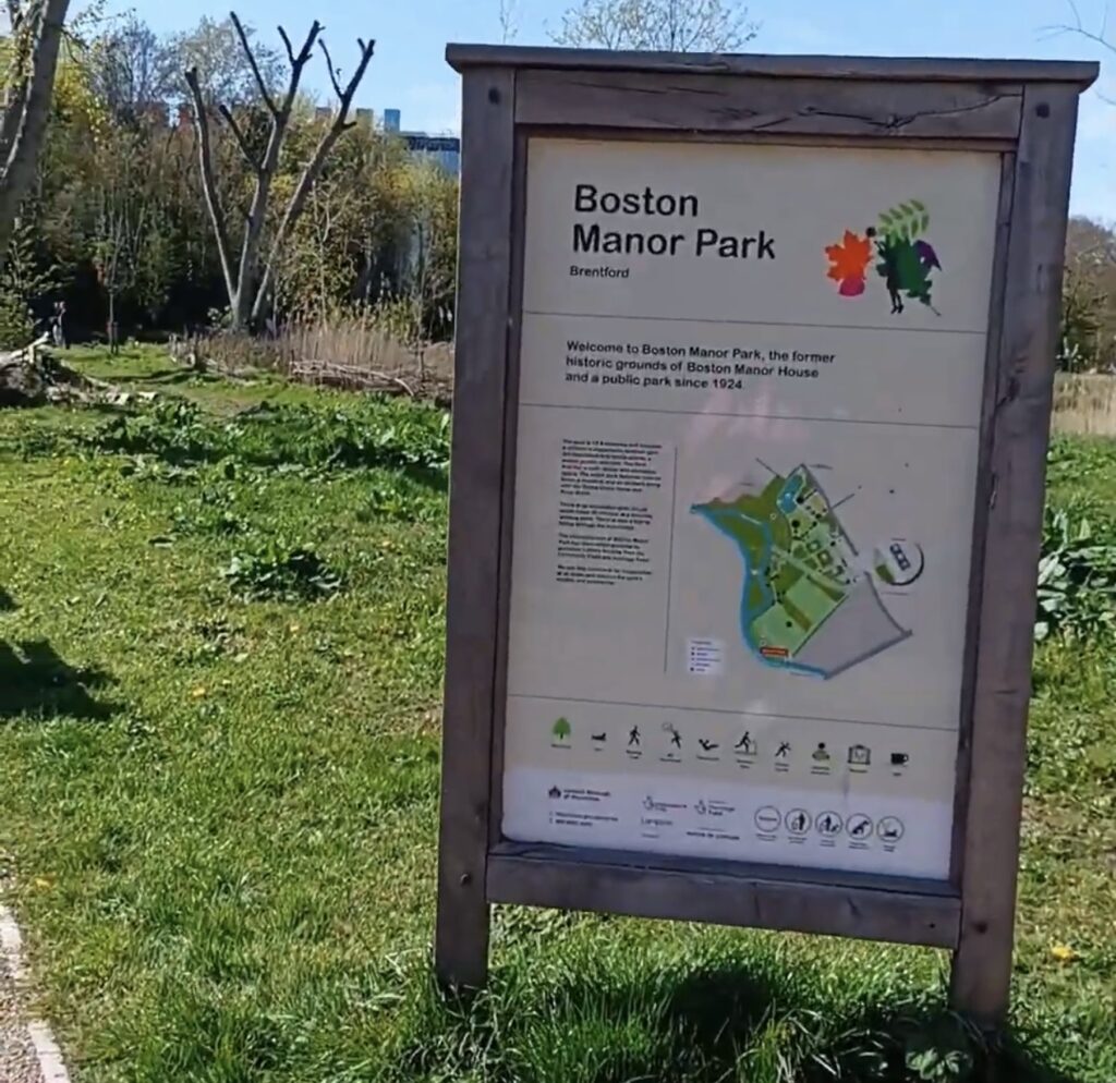 Boston Manor Park: Jacobean House, Lake, Wetlands & Orchard